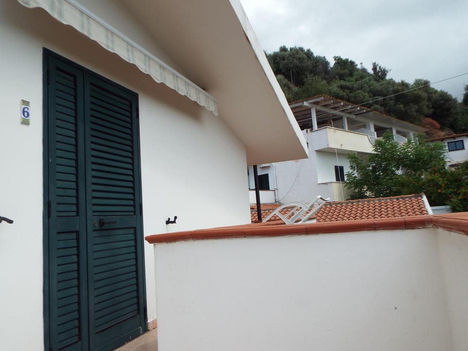 Property building, View (from property/room), Balcony/Terrace, Garden view