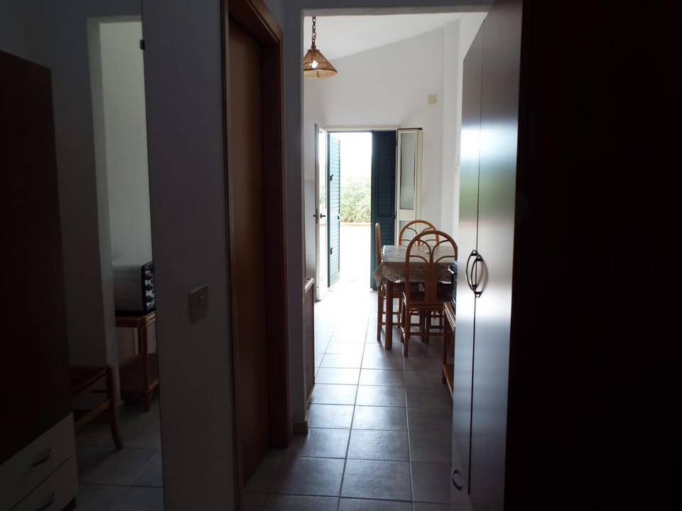 Living room, Dining area, pet friendly, wardrobe