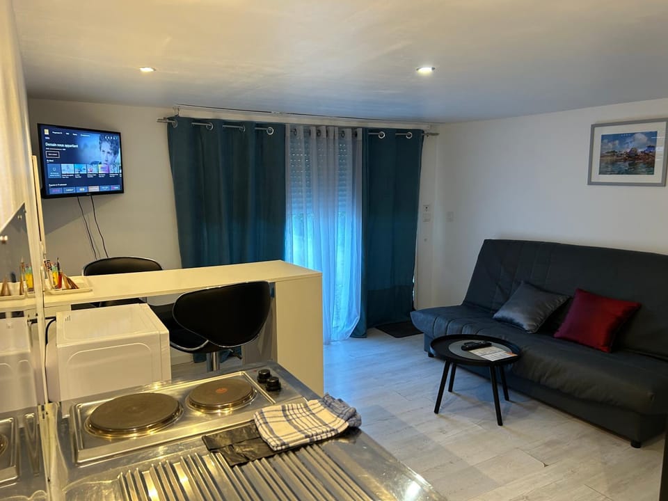 TV and multimedia, Seating area