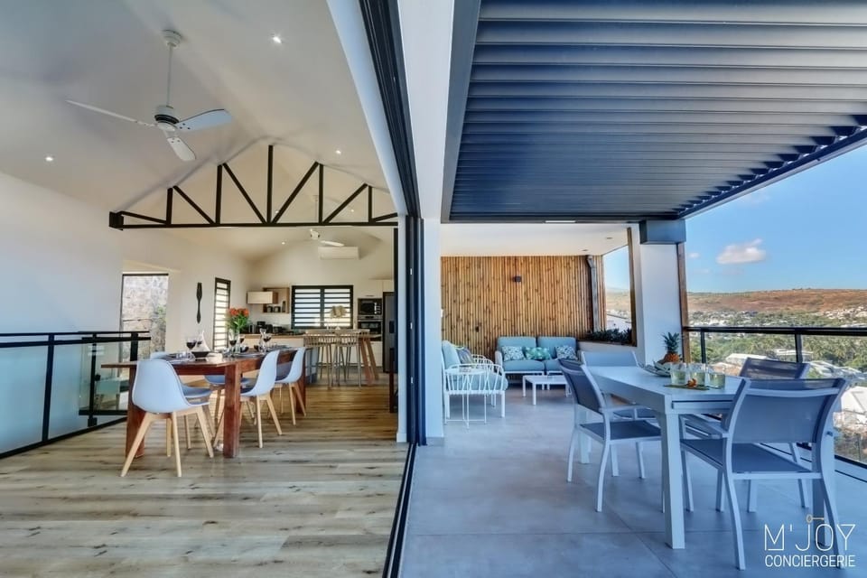 Balcony/Terrace, Living room