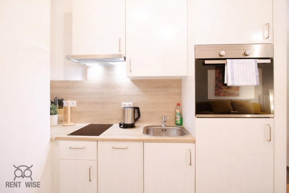 Kitchen or kitchenette, dishwasher, kitchen