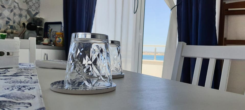 Coffee/tea facilities, Drinks, Alcoholic drinks