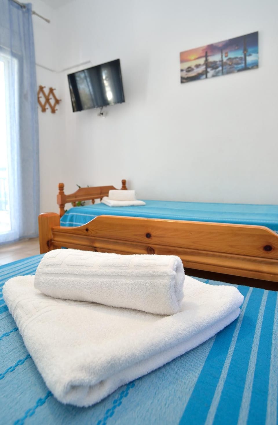 Bedroom, towels
