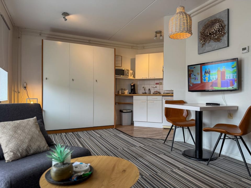 Bed, Kitchen or kitchenette