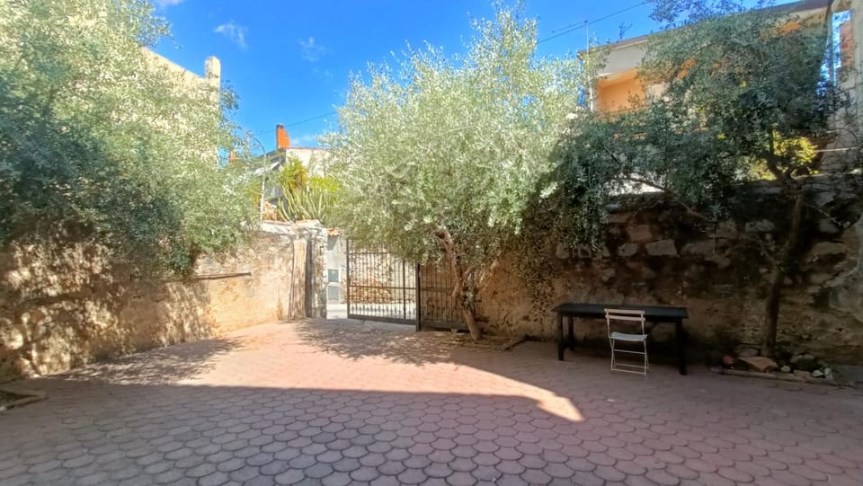 Garden, Garden view, Parking