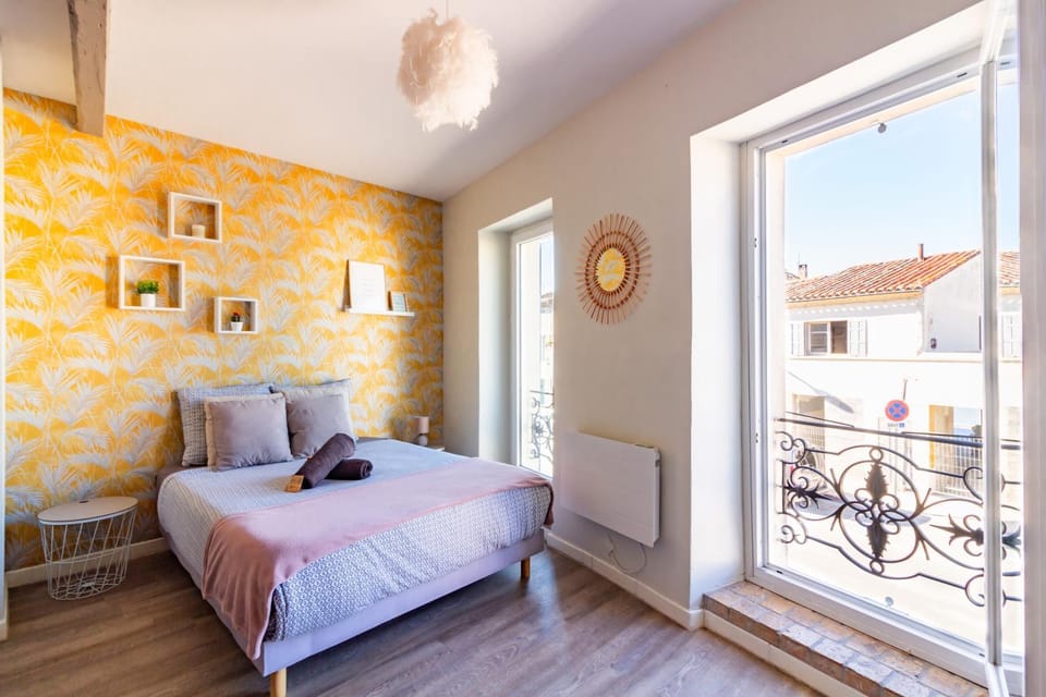 Bed, View (from property/room), Photo of the whole room, Bedroom