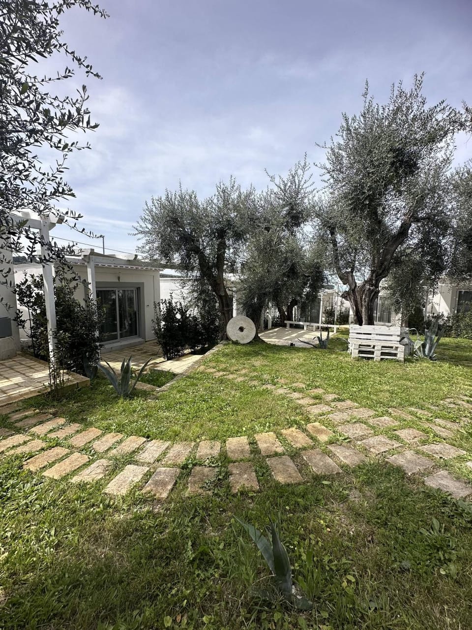 Frontemare Hotel Village & Ristorante Campground/ 
RV Resort in Rodi Garganico