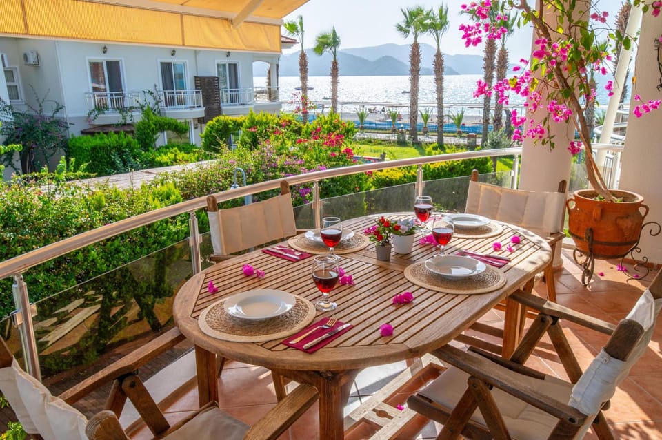 Natural landscape, Dining area, Garden view, Sea view