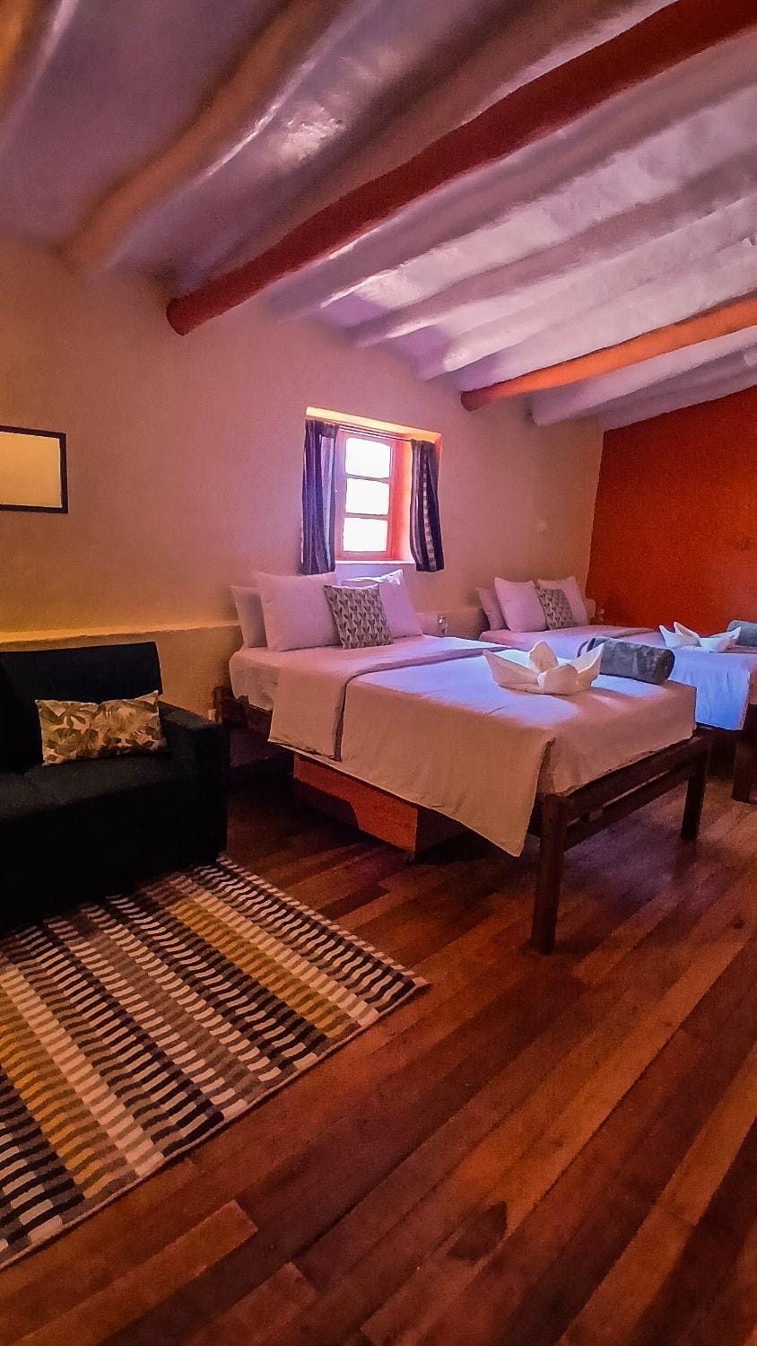 Bed, Living room, Photo of the whole room, Seating area, Bedroom