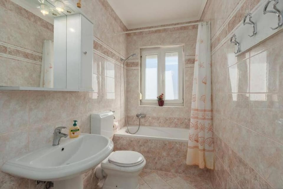 Toilet, Bathroom, Bath