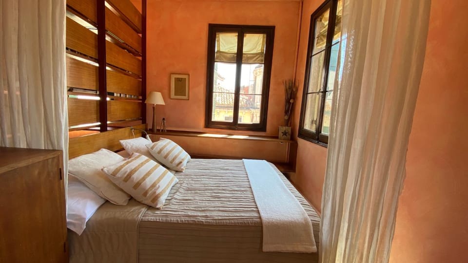 Photo of the whole room, Decorative detail, Bedroom, City view, Landmark view