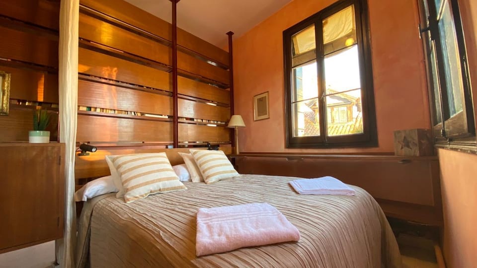 Photo of the whole room, Decorative detail, Bedroom, City view, Landmark view