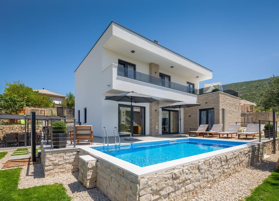Villa La Familia Villa in Šibenik-Knin County, Croatia