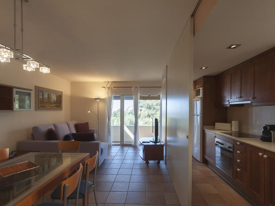 Kitchen or kitchenette, Living room, Dining area
