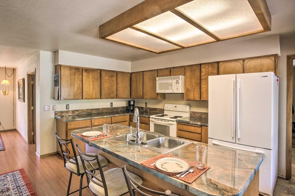 Sunny Home with Patio Less Than 10 Mi to Lake Coeur dAlene House in Post Falls