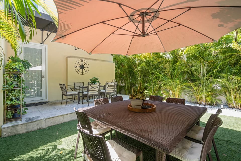 Patio, Breakfast