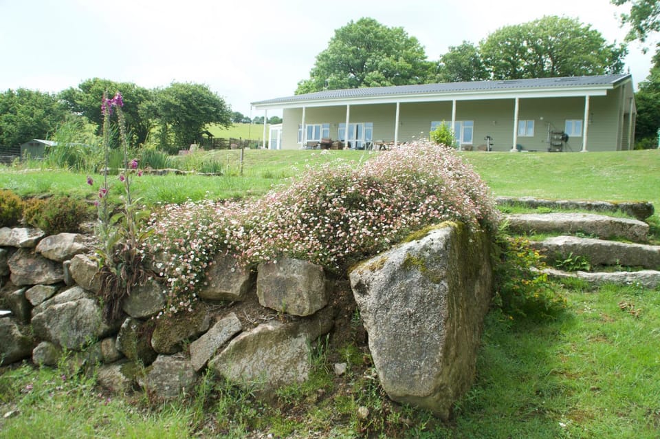 Property building, Facade/entrance, Garden view