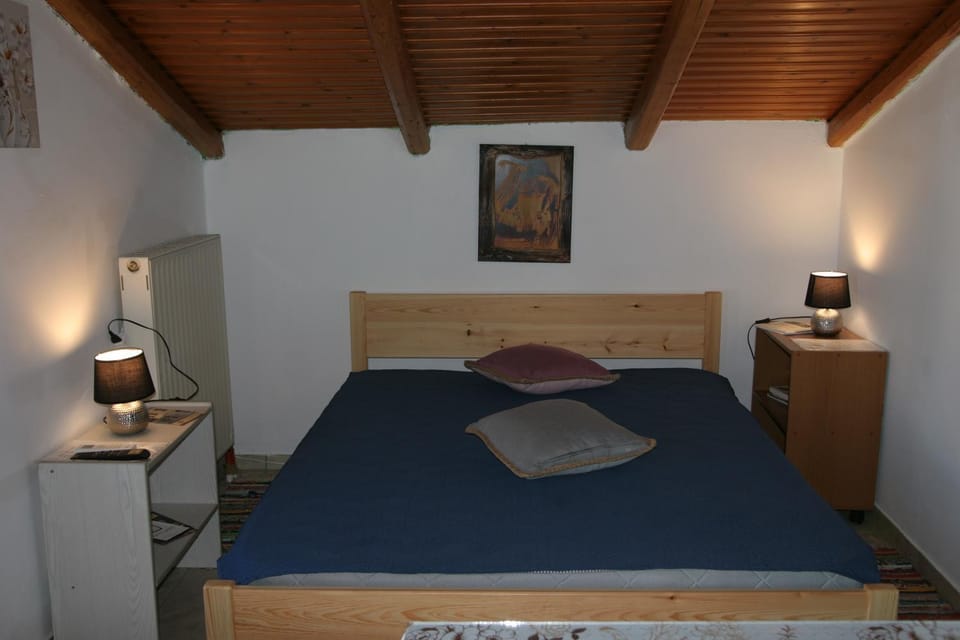 Ρήγας: Όμορφα στο Μεσολόγγι. Δ2 Apartment in Peloponnese, Western Greece and the Ionian
