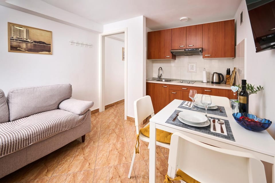 Kitchen or kitchenette, Living room, Dining area
