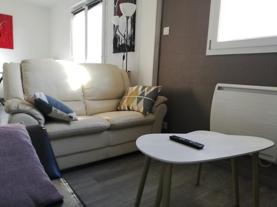 Kerguil-hanna agréable et familiale, 4 pers, piscine privée du 15 juin à mi-septembre House in Finistere