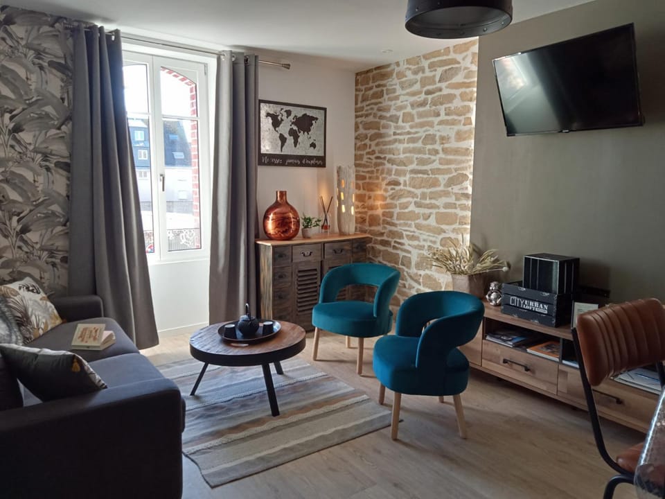 Communal lounge/ TV room, Living room, Seating area