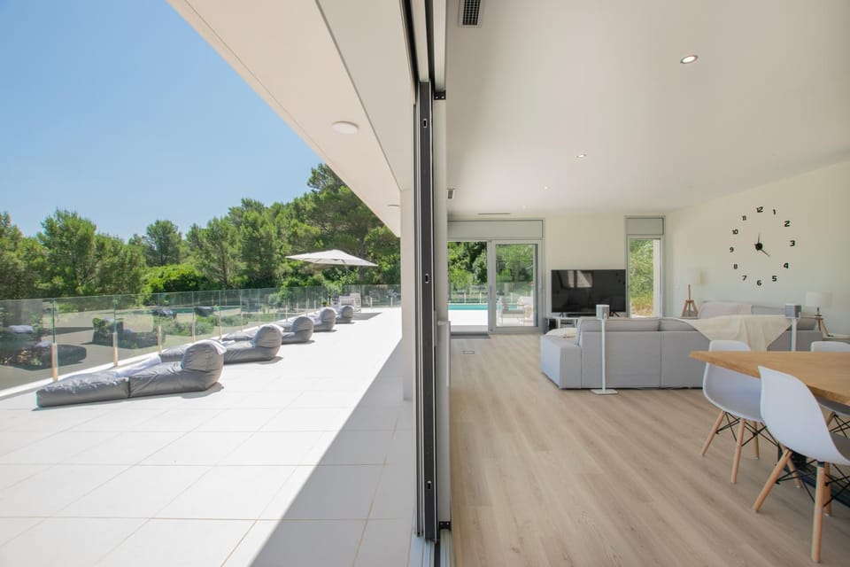Patio, Communal lounge/ TV room, Balcony/Terrace, Living room