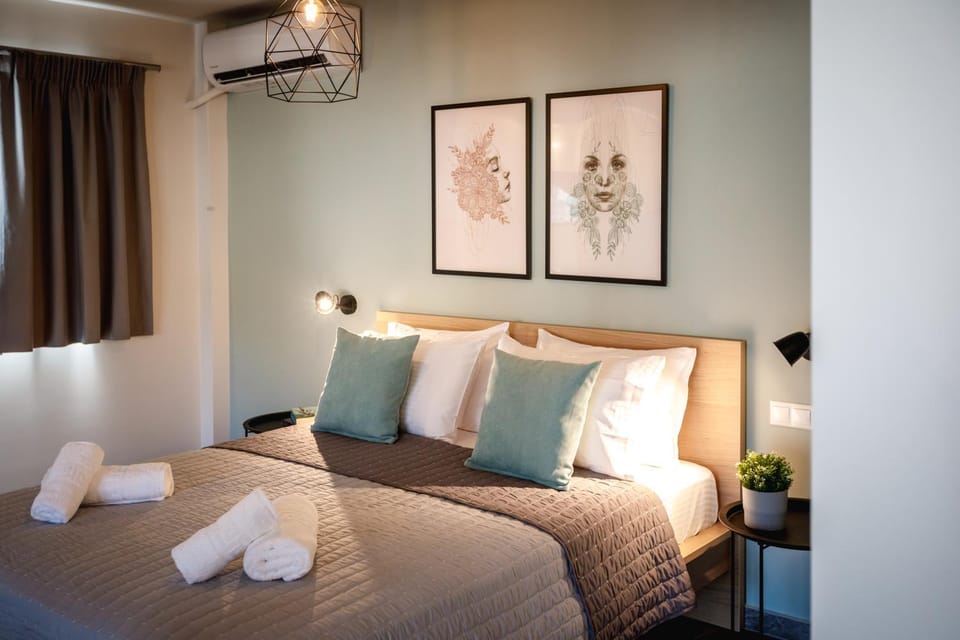 Bed, Decorative detail, Bedroom