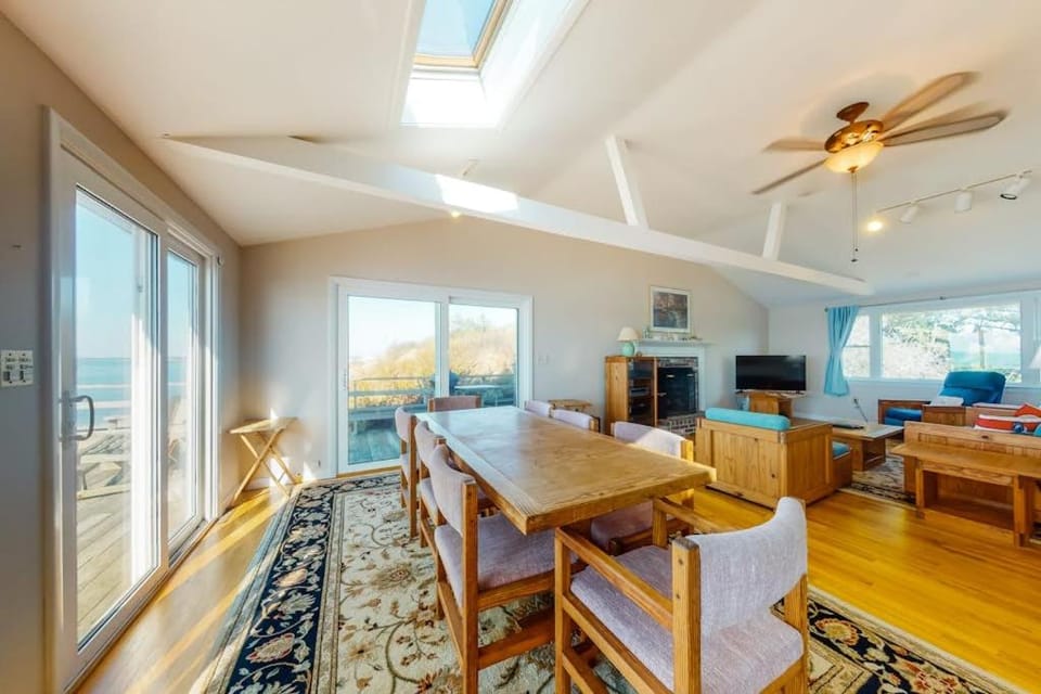 Beaches n' Sunsets House in North Eastham