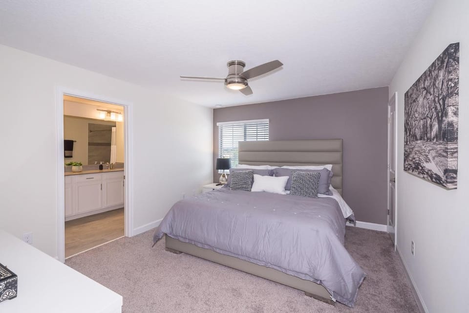 8927JB Townhouse 5 Beds & 4 Baths with Private Pool House in Four Corners