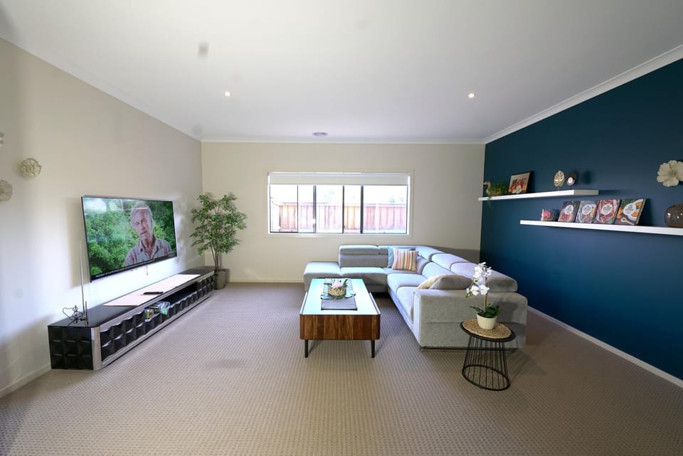 Communal lounge/ TV room, TV and multimedia, Living room, Seating area