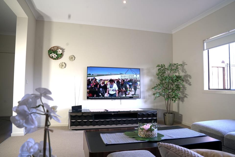 Communal lounge/ TV room, TV and multimedia, Seating area