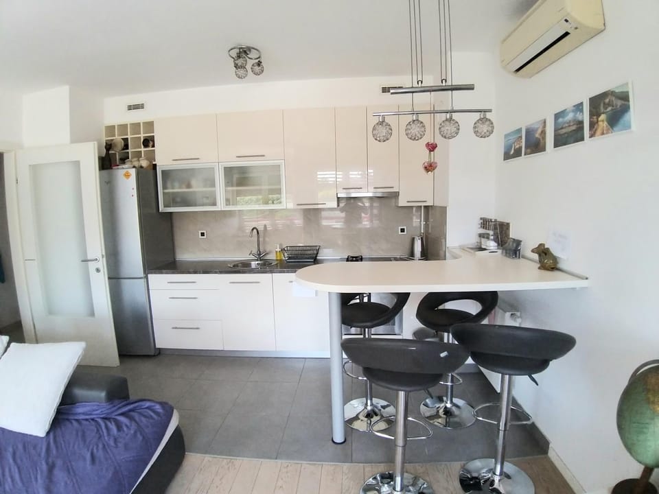 Theos atelier SELF CHECK IN APARTMENT w Free Private Parking Apartment in City of Zagreb