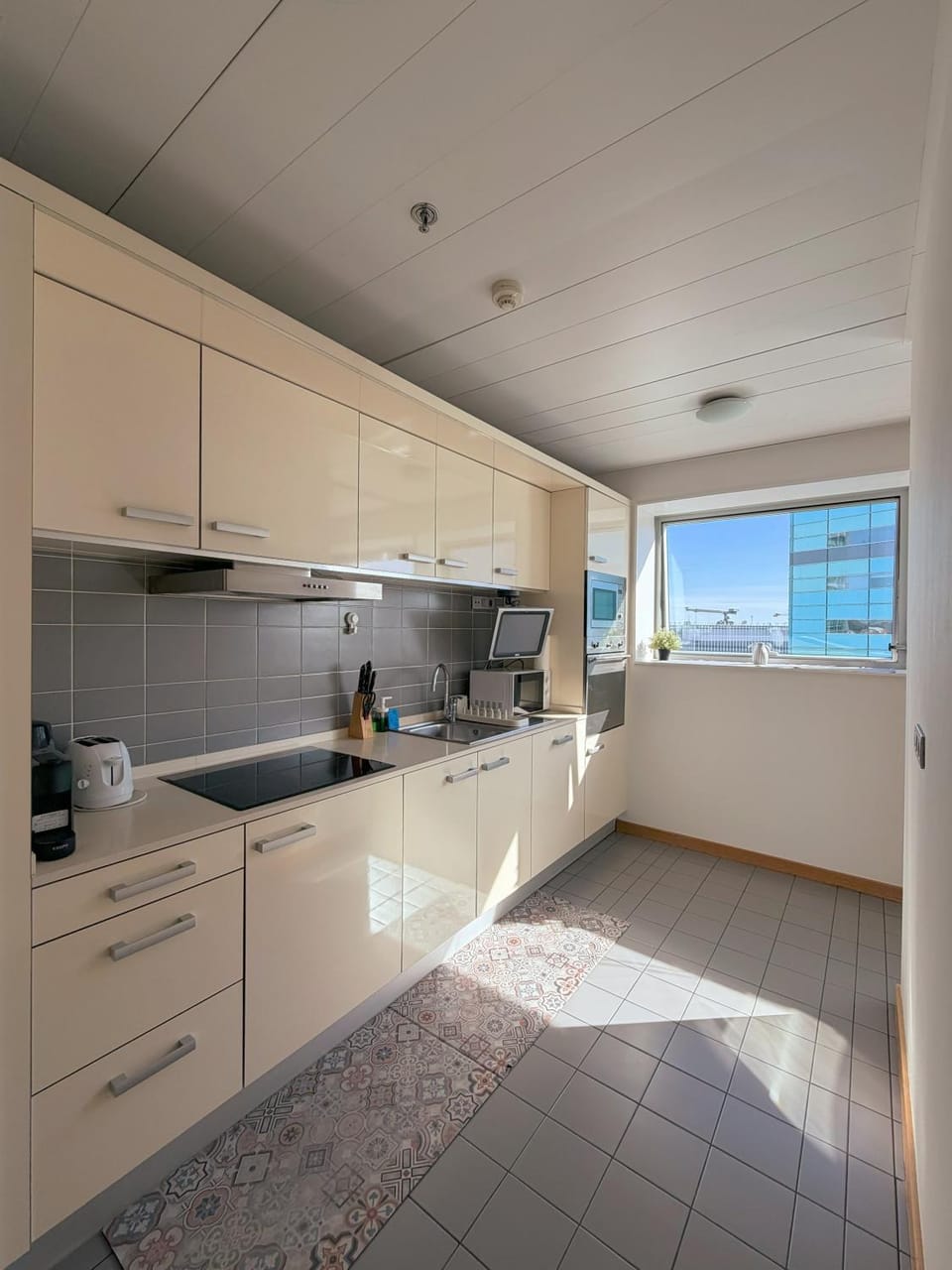 Kitchen or kitchenette, stove, toaster, kitchen