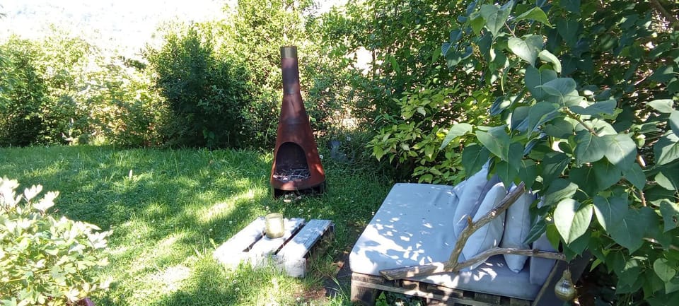 La tiny des 3 Pics Bed and Breakfast in Lourdes