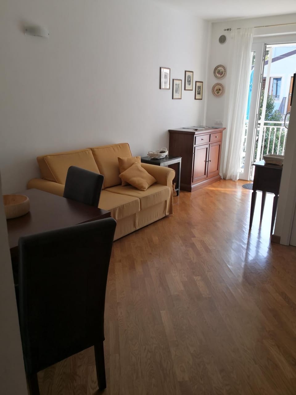 Communal lounge/ TV room, Bed, Living room