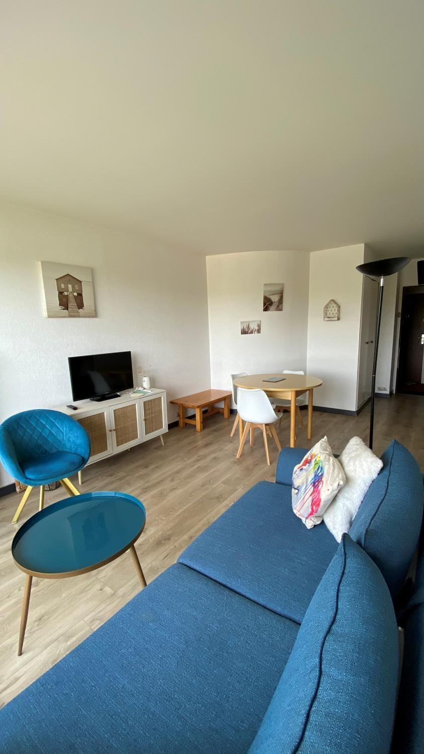 Beau Front de mer cosy accès direct plage St aubin sur mer Apartment in Bernières-sur-Mer