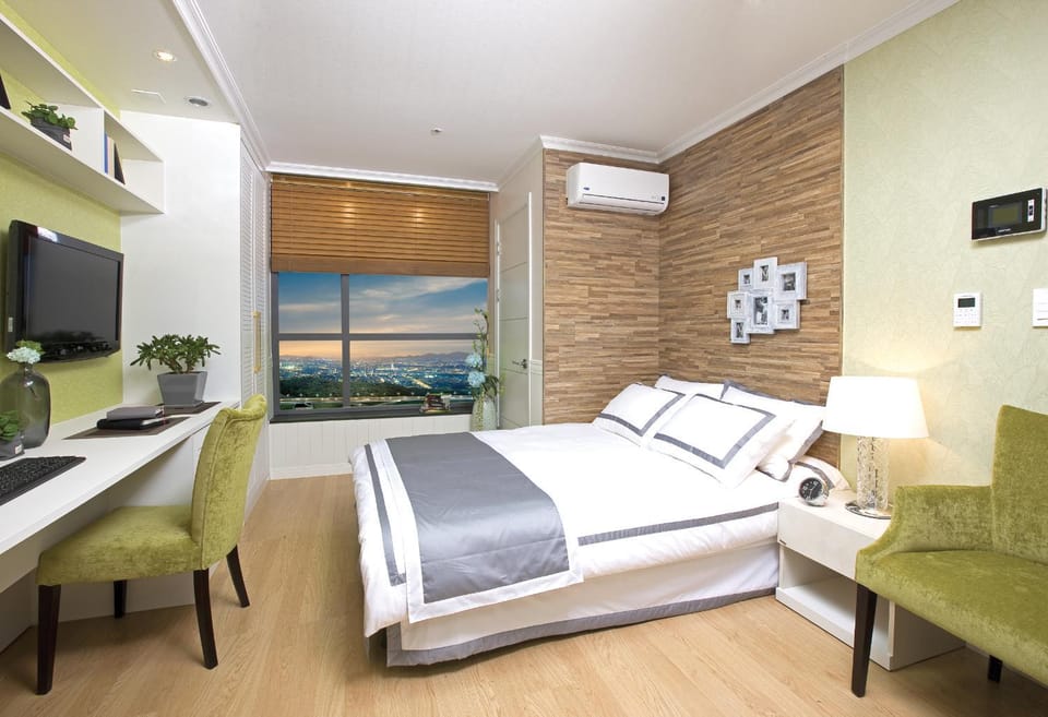 Bed, Photo of the whole room