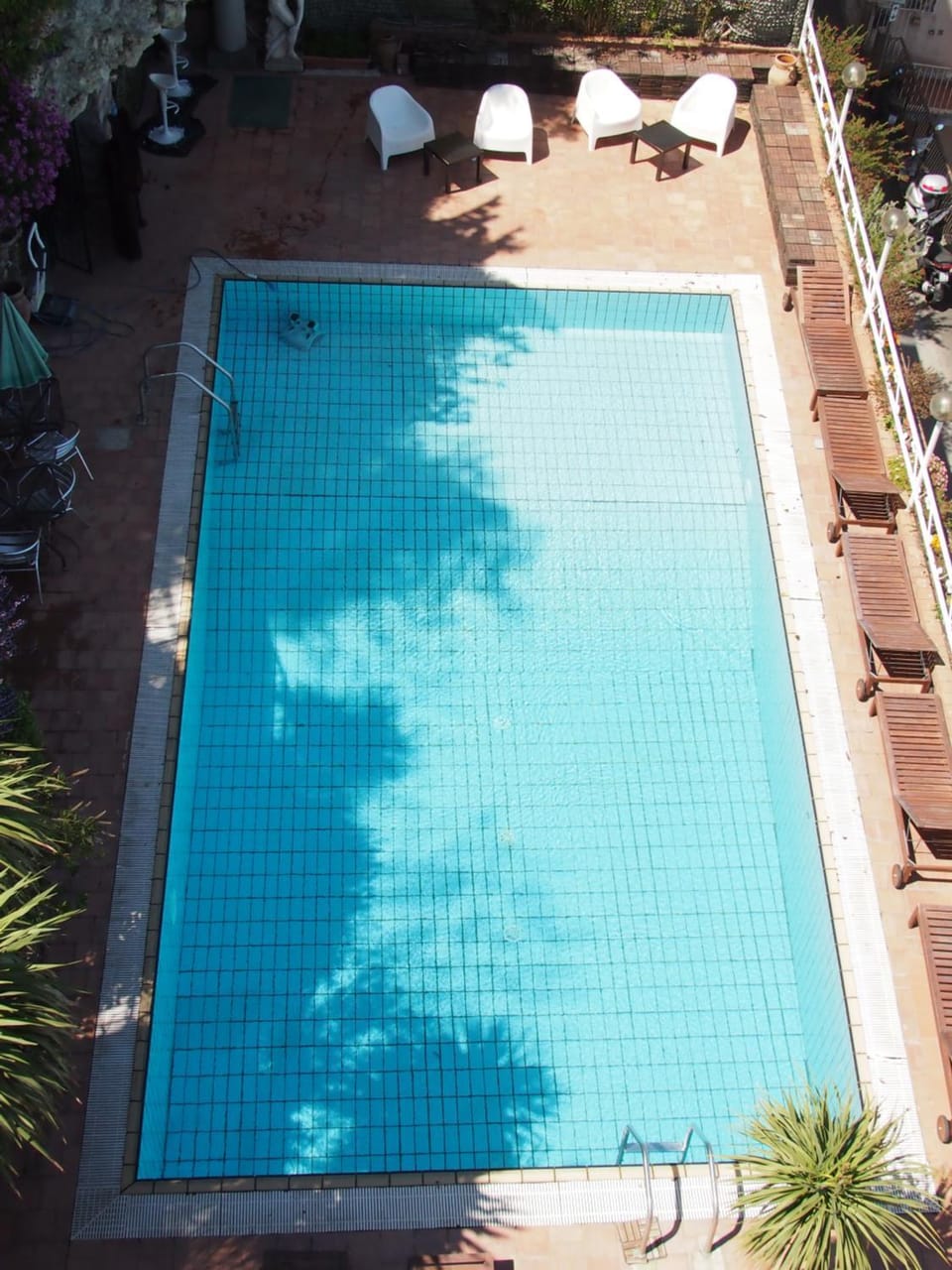 Swimming pool, Swimming pool