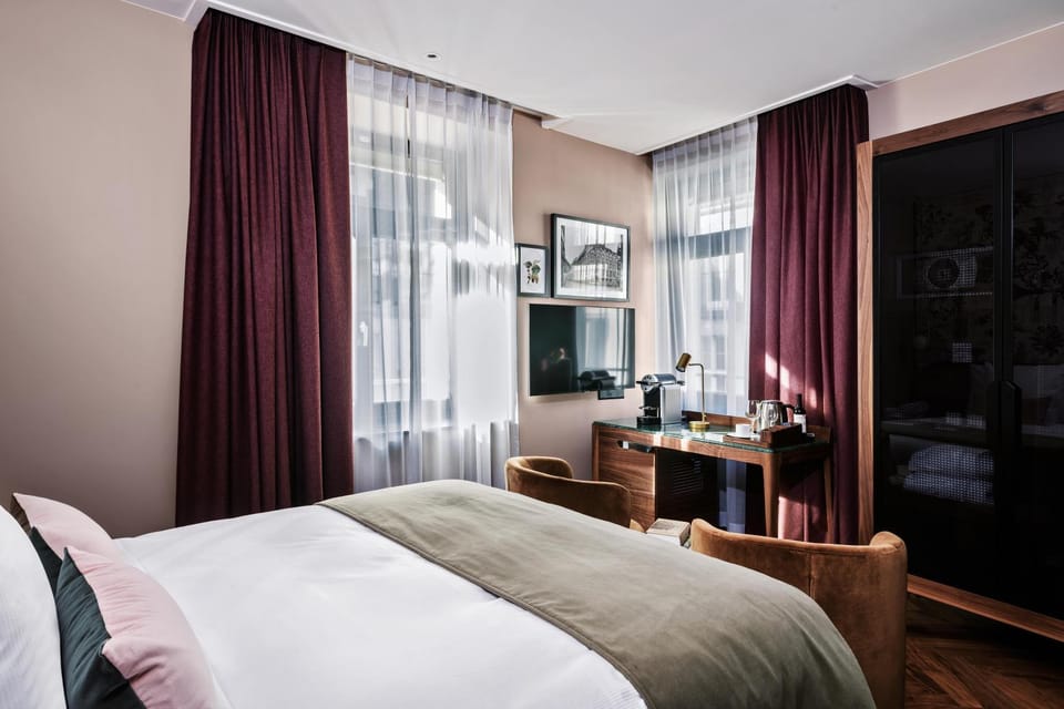Bed, TV and multimedia, Coffee/tea facilities, Photo of the whole room