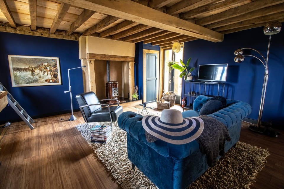 TV and multimedia, Living room, Photo of the whole room, Seating area