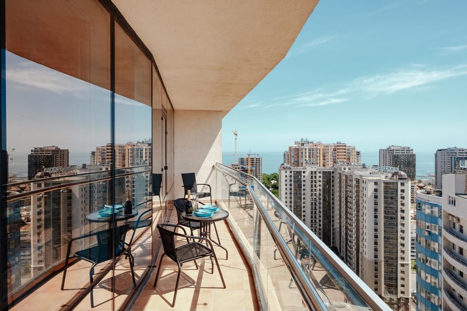 Balcony/Terrace, City view