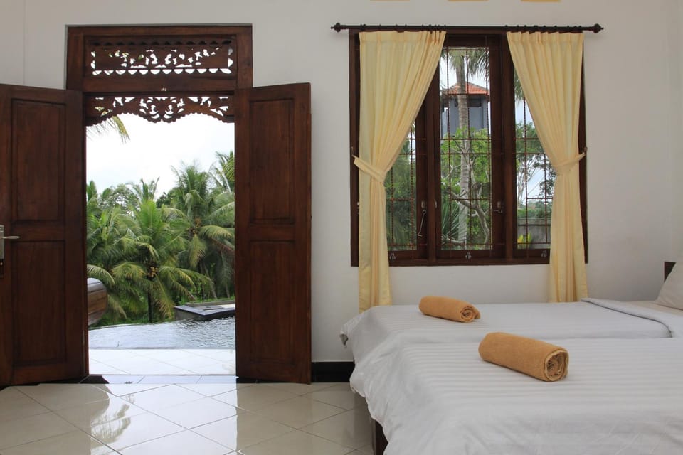 Bed, View (from property/room), Decorative detail, Bedroom