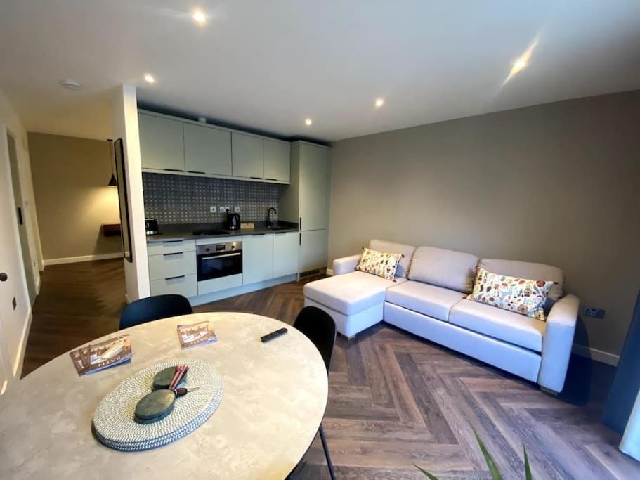 The Retreat, luxury studio apartment in Bath with parking Vacation rental in Bath