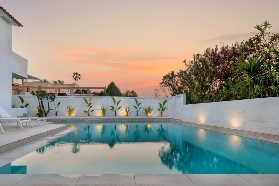 Property building, Swimming pool
