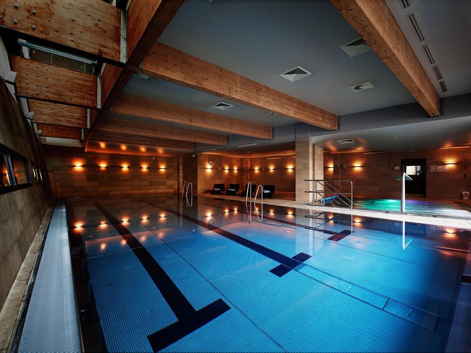 Swimming pool, Swimming pool