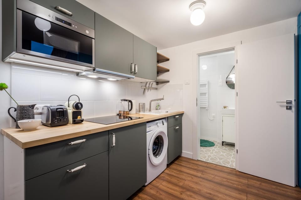 Kitchen or kitchenette