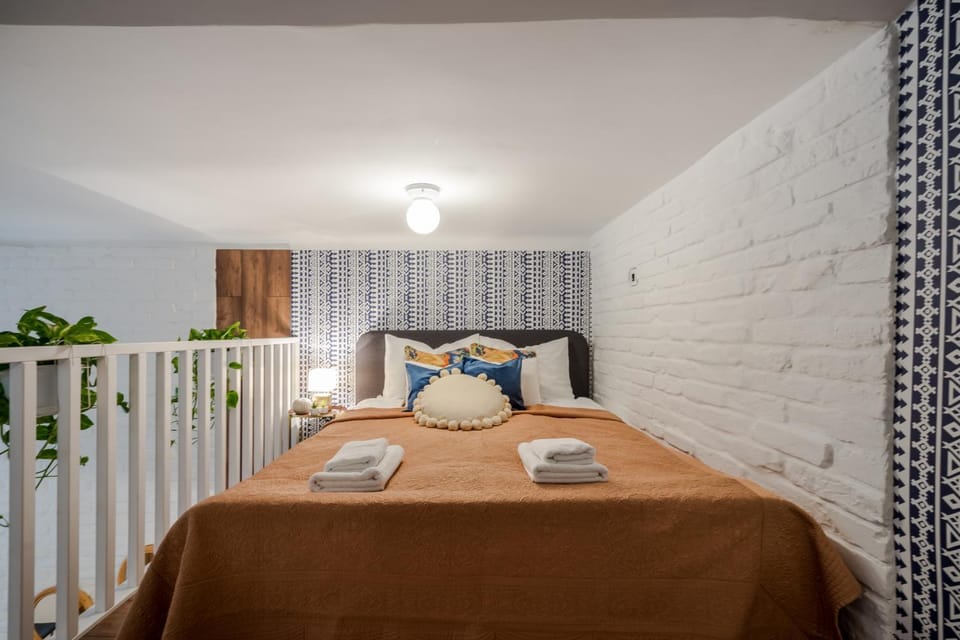 Bed, Living room