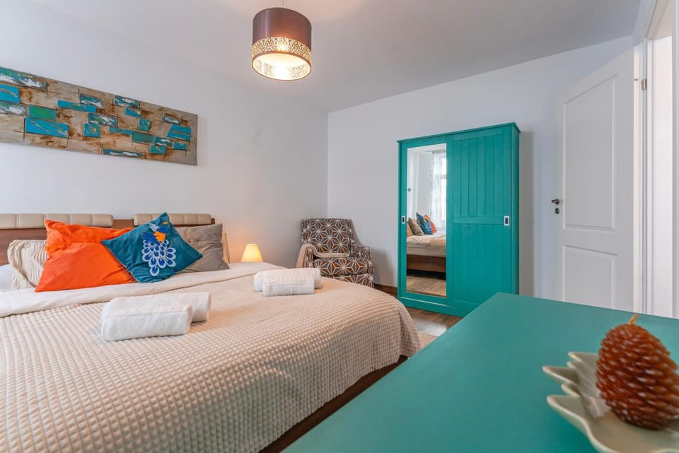 Bed, Bedroom