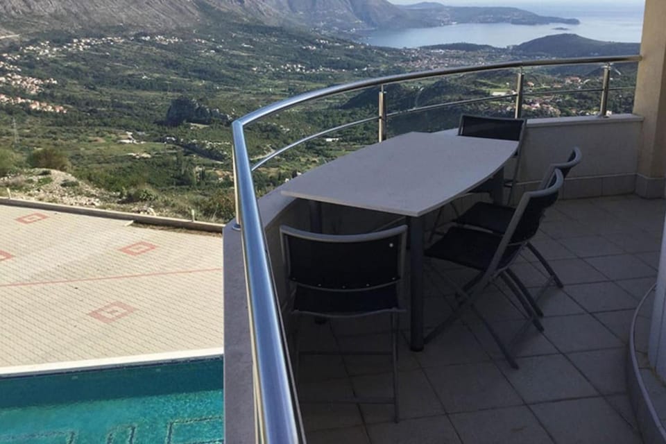 Balcony/Terrace, Balcony/Terrace, Seating area, Mountain view, Pool view, Sea view, Sunrise