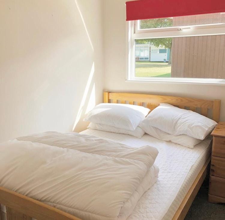 Broadside Chalet Park No 90 Apartment in Broadland District